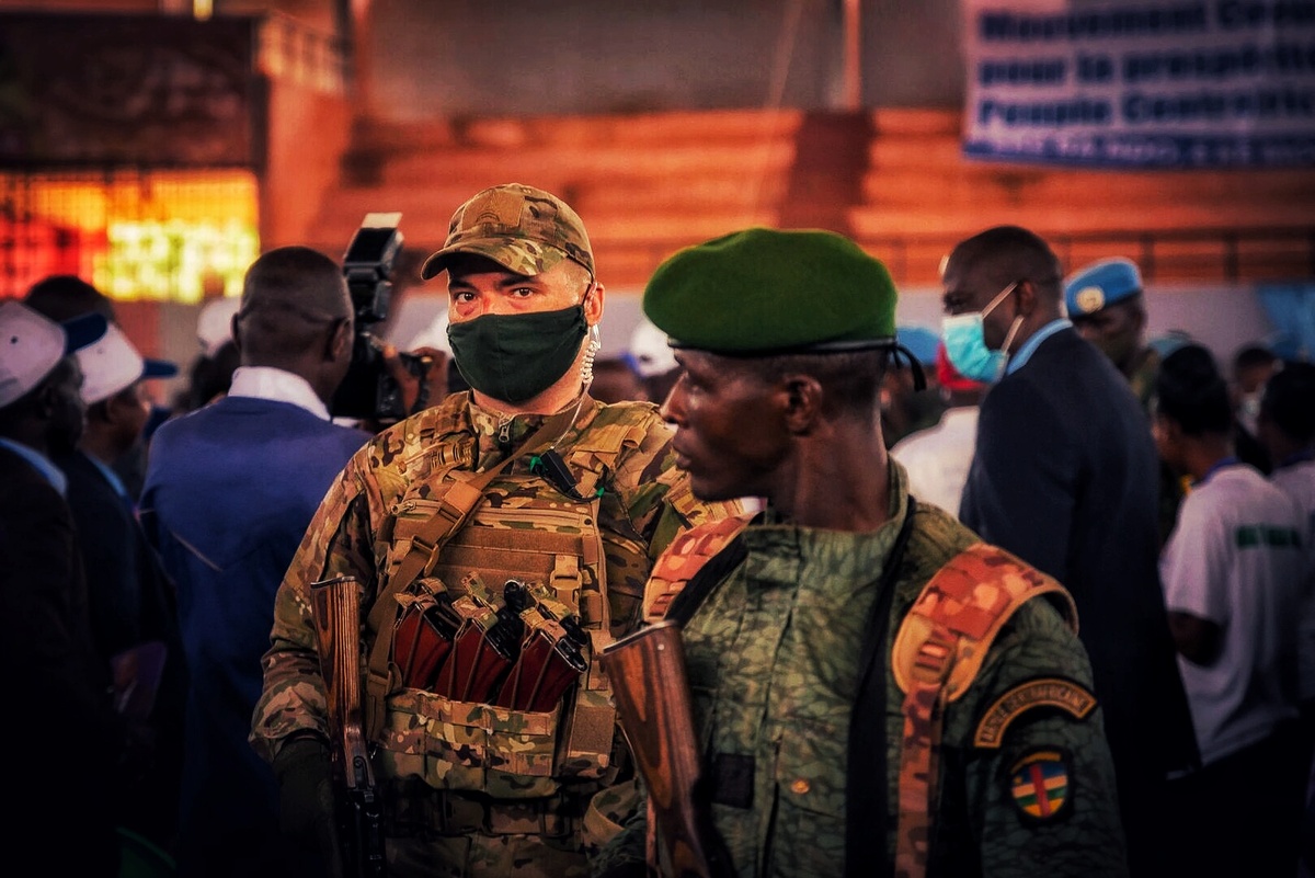 Россия выкинула Францию ещё из одной ресурсно богатой колонии