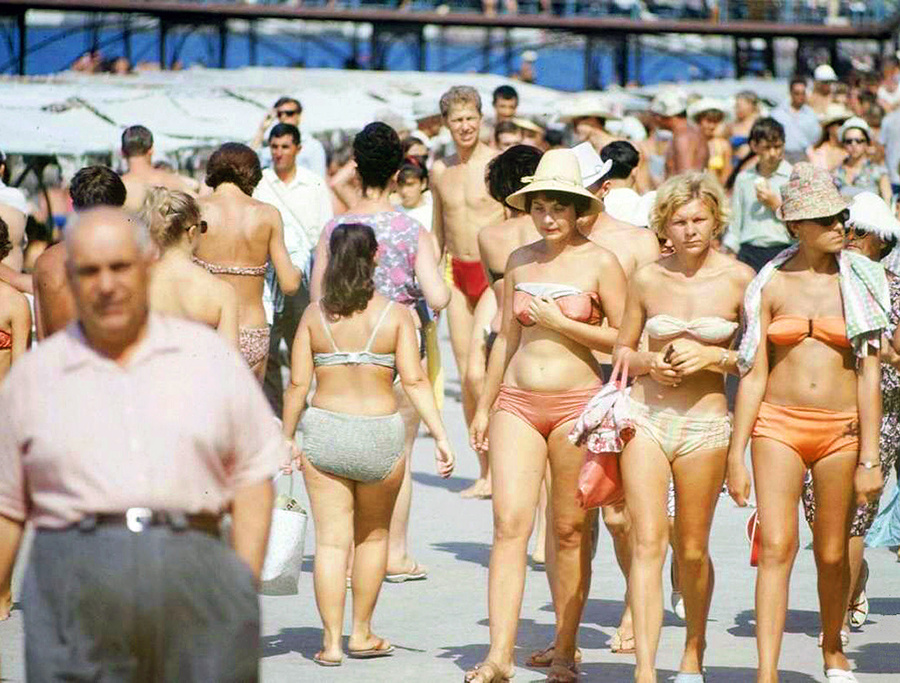 1967 ггод, на пляже в городе Сочи