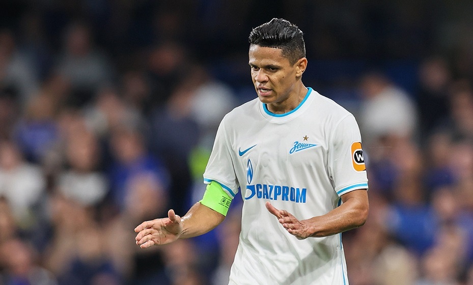    Дуглас Сантос отказался продлевать контракт с «Зенитом» и хочет уйти. Фото: Global Look Press