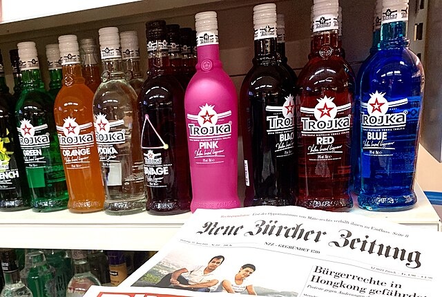 Ank Kumar. Швейцарская водка "Тройка" в магазине в Эрликоне, Цюрих, Швейцария
