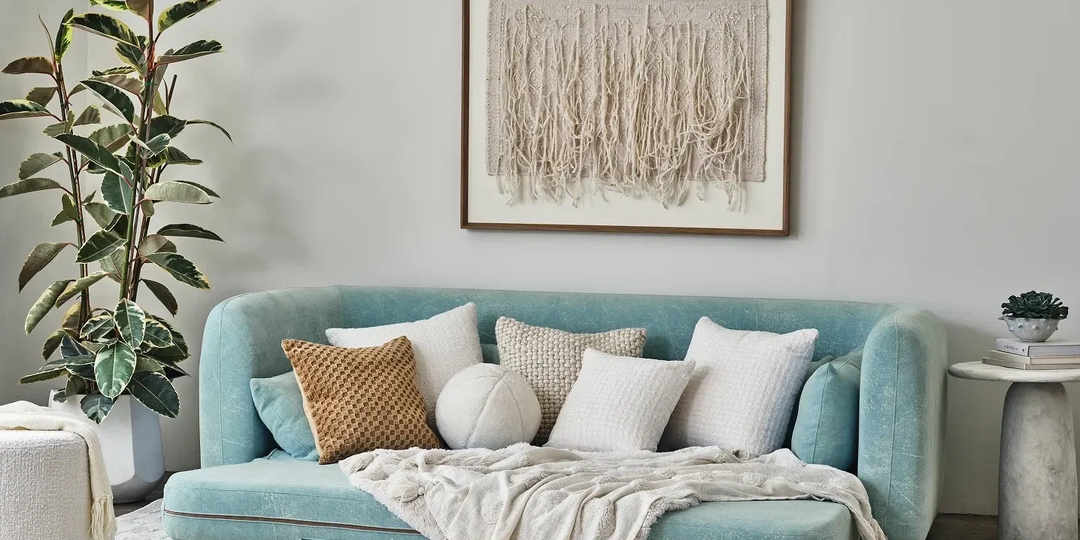 Откуда берётся цвет сезона и как выбор Pantone определяет тренды в интерьере