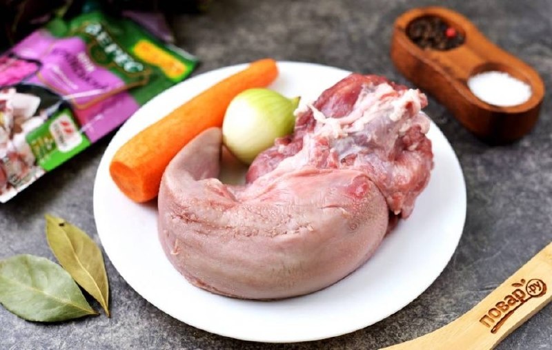 Говяжий язык отварной с хреном