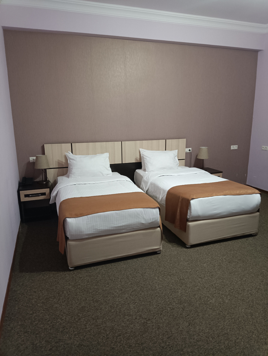 Часть нашего номера. Кровати