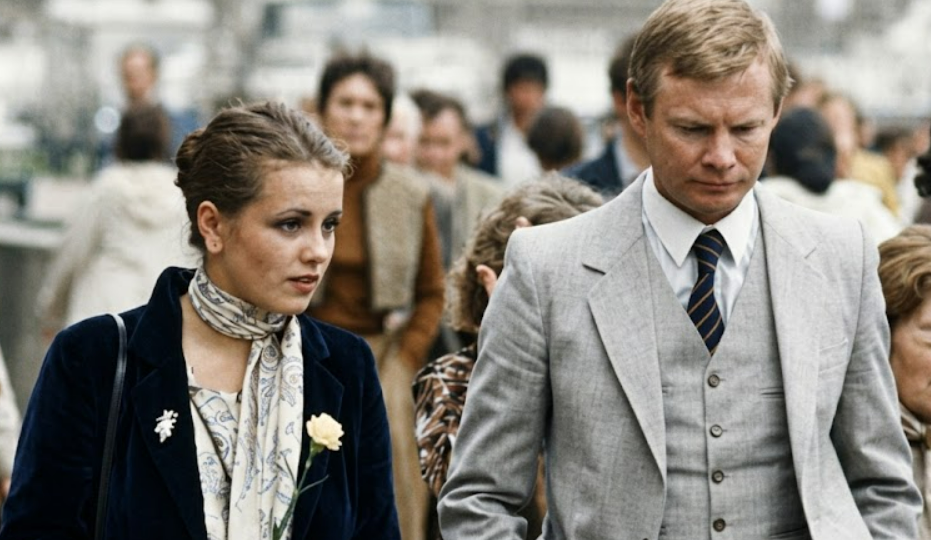 «Обещал жениться, а сам сделал ребёнка жене»: как Елена Цыплакова пережила предательство Соломина и нашла любовь в 48 лет