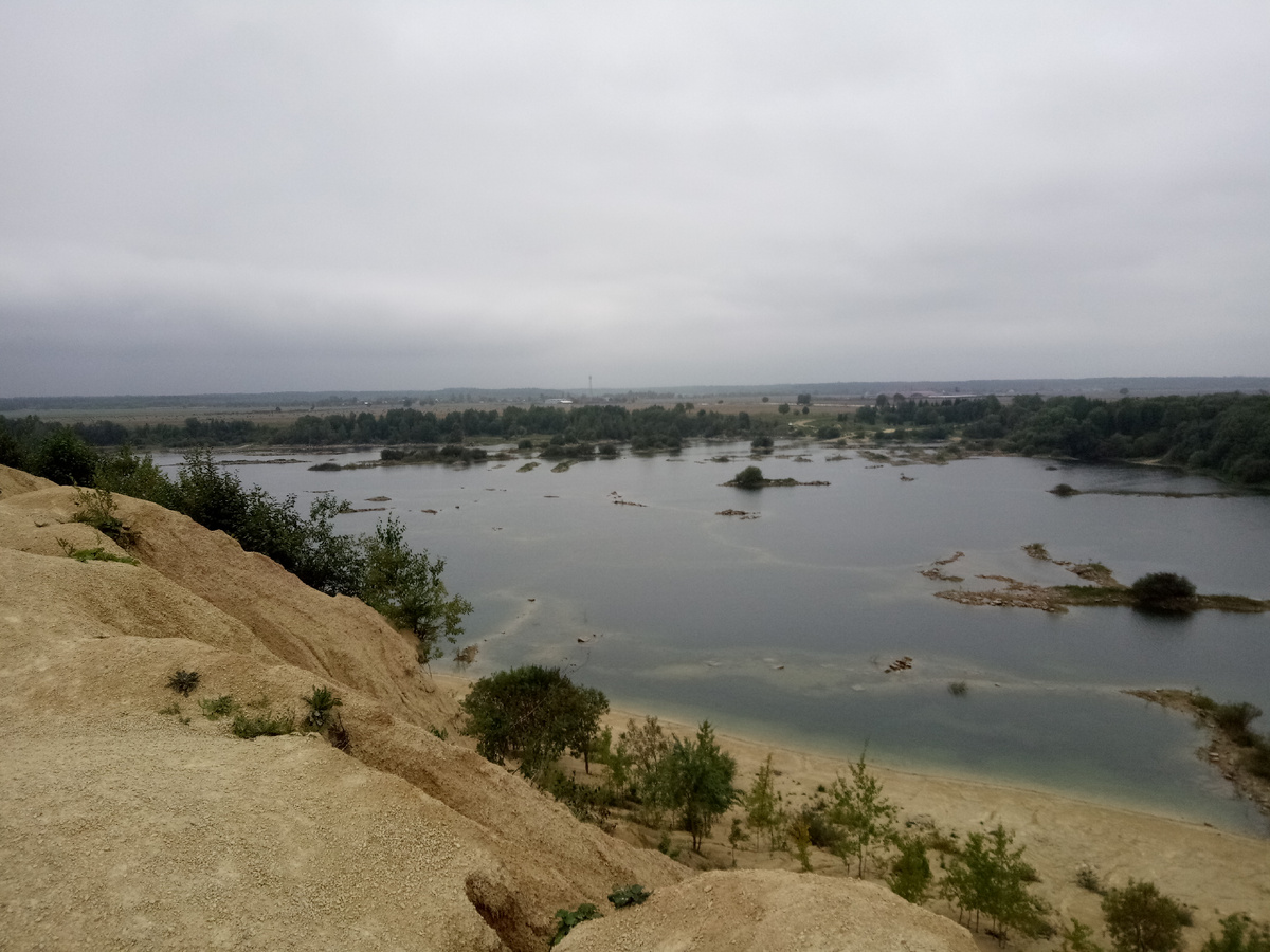 Затопленная часть карьера