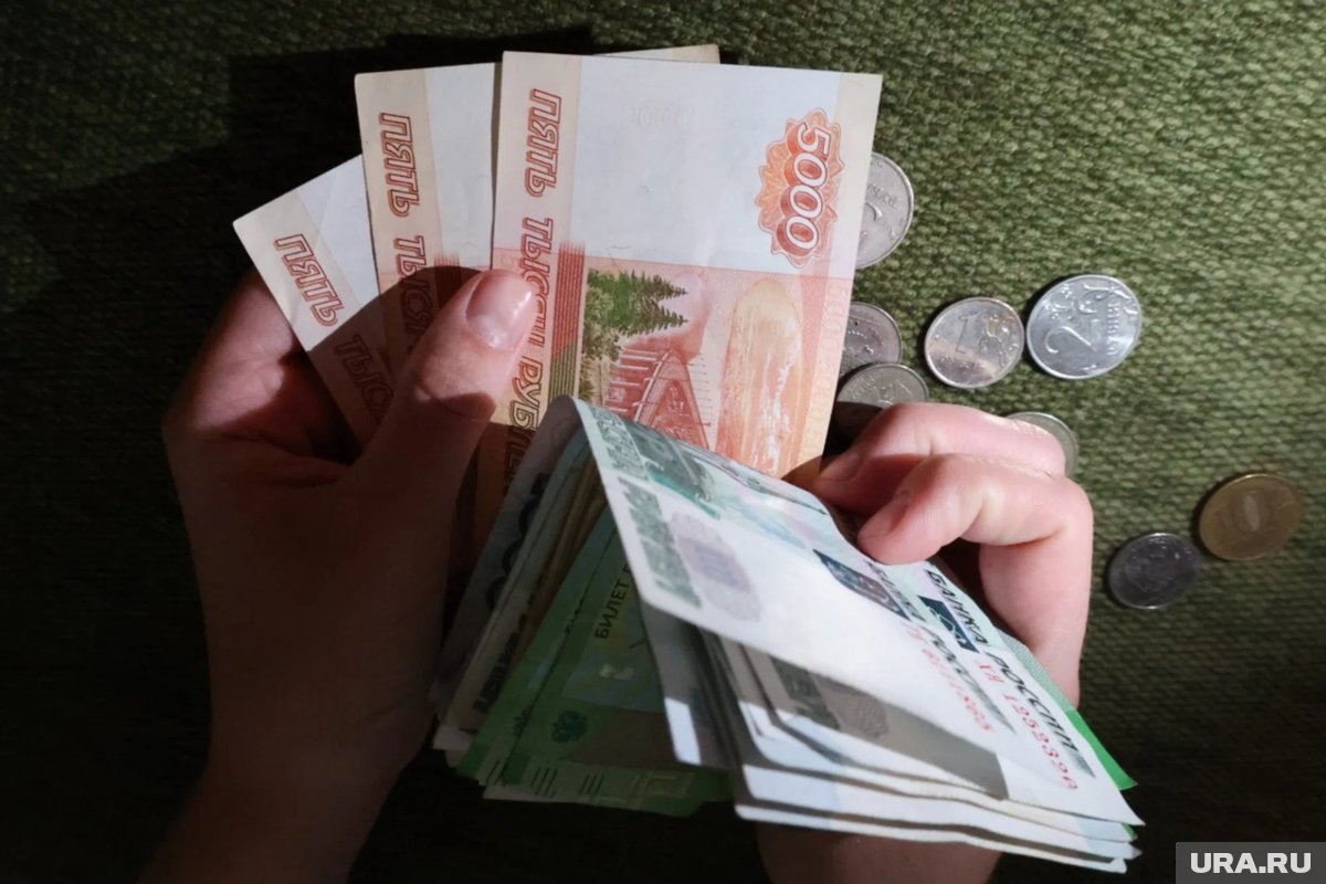     Если отпуск совпал с майскими праздниками, то отдельно они оплачиваться не будут