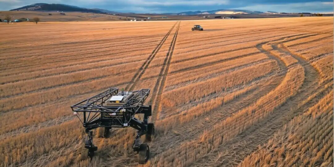 Компания TerraClear выпустила нового автономного сельхозробота TerraScout с ИИ для полевого мониторинга