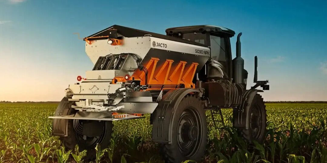 Jacto выпустил разбрасыватель удобрений 5030 NPK для переоборудования старых самоходных машин