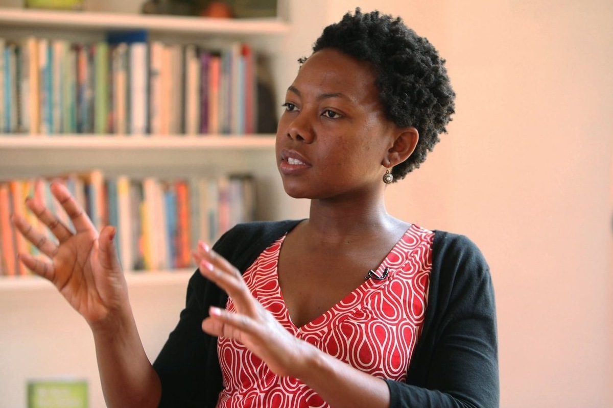    Писательница НоВайолет Булавайо. скриншот с сайта The Boston Globe