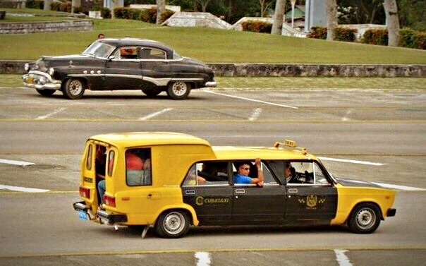 Кубинцы превратили ВАЗ-2101 в растянутое такси для туристов