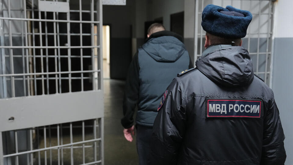     Суд отправил под арест троих фигурантов дела о "бумажном НДС" ИЗВЕСТИЯ/Эдуард Корниенко