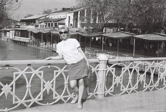 Какой шашлык был в этой чайхоне и пиво 6-го завода.