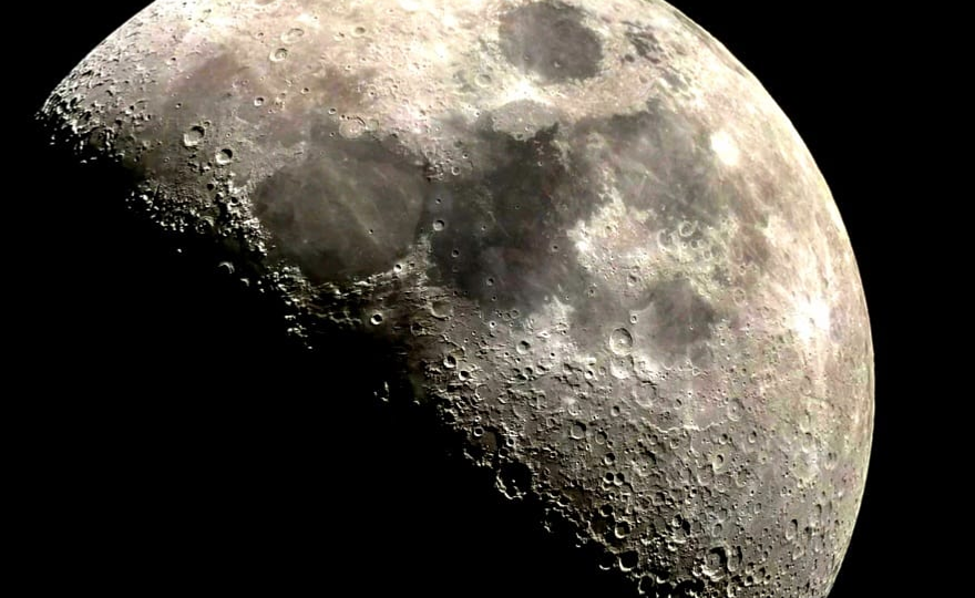 Точный гороскоп на субботу, 18 апреля: день для семьи, сюрпризов и новых идей