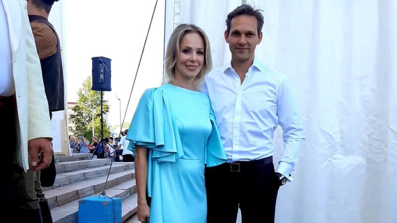    Актриса Ирина Медведева делится подробностями семейной жизни и профессиональных вызовов.