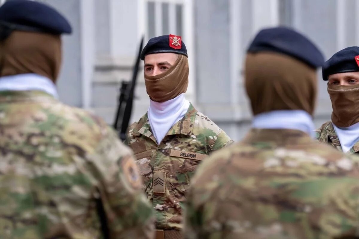    Эксперт уверен, что военная угроза со стороны России — это отличный повод выжимать из правительства деньги.
