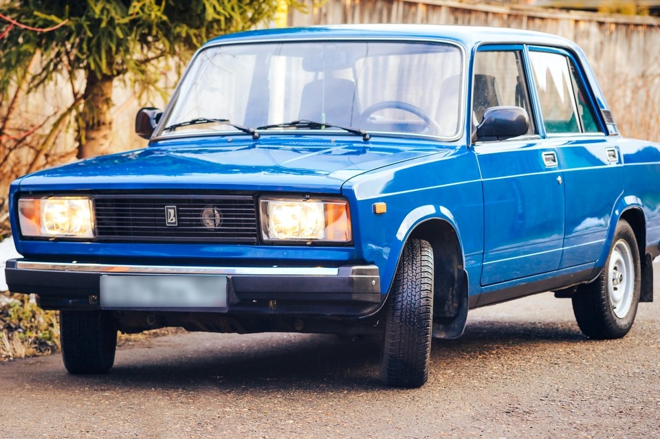    В Испании не пошли продажи Lada Nova – под этим именем в Европу завозили семейство ВАЗ-2105. Ведь «no va» на местном – «не едет». Фото: Evgeny Savchenko/Shutterstock/Fotodom