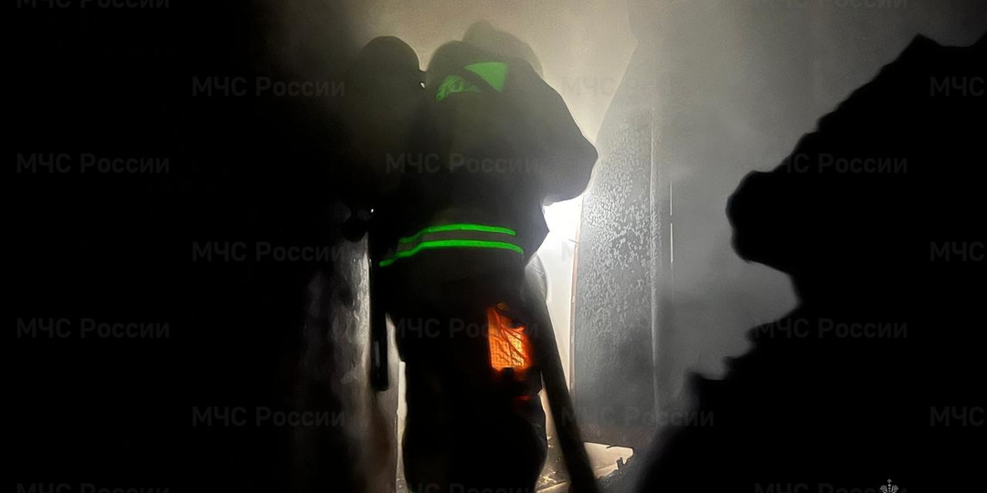 Ночью в Первоуральске произошел пожар в четырехэтажном доме