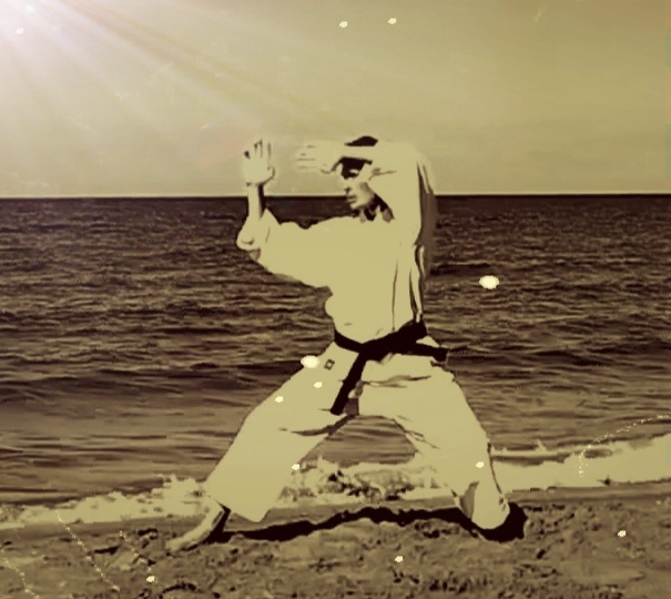 Эзотерики, ведьмы, медиум, шаман. Лето 93-го года. "40 лет в каратэ". Глава 43.