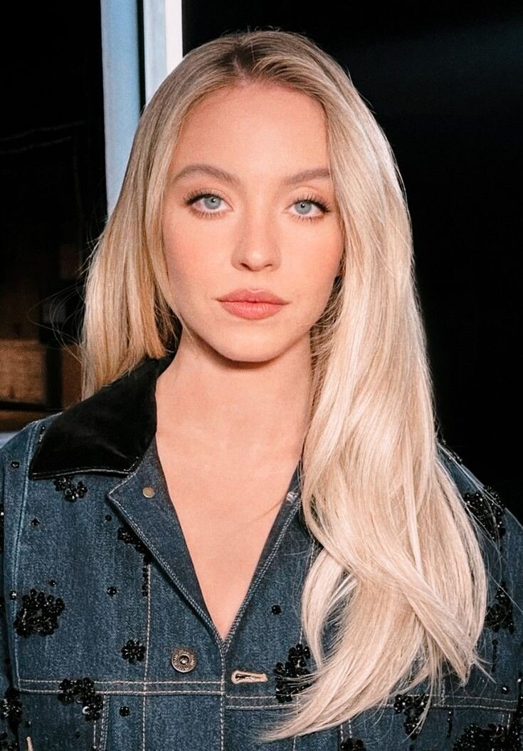 Сидни Суини - пример низкоконтрастной внешности