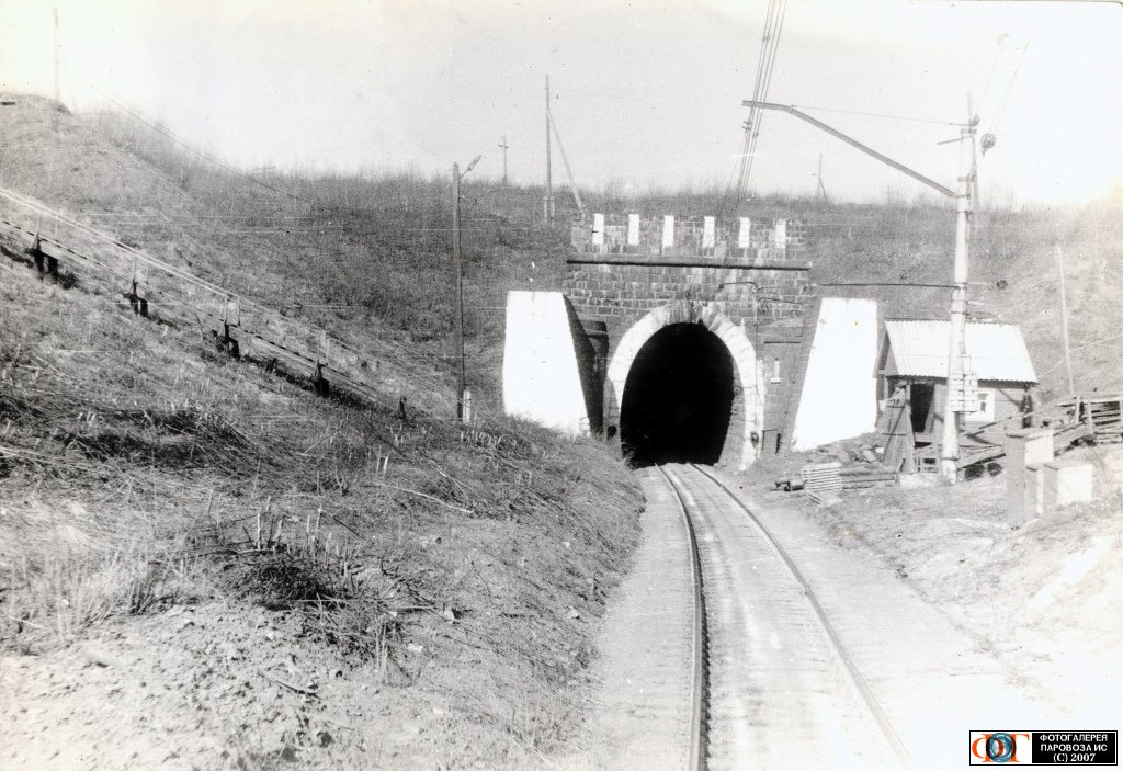 Фотография 1991 год. Изображение взято с сайта https://a.d-cd.net/471a8cds-1920.jpg