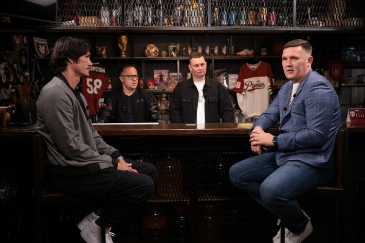    Цезарь Навас  (слева) и Александр Бухаров / фото: Сергей Елагин, «БИЗНЕС Online»