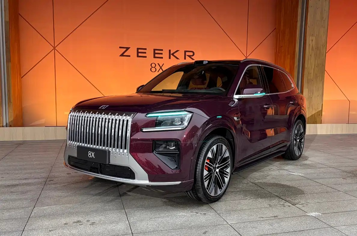 Новый ZEEKR 8X выходит на рынок