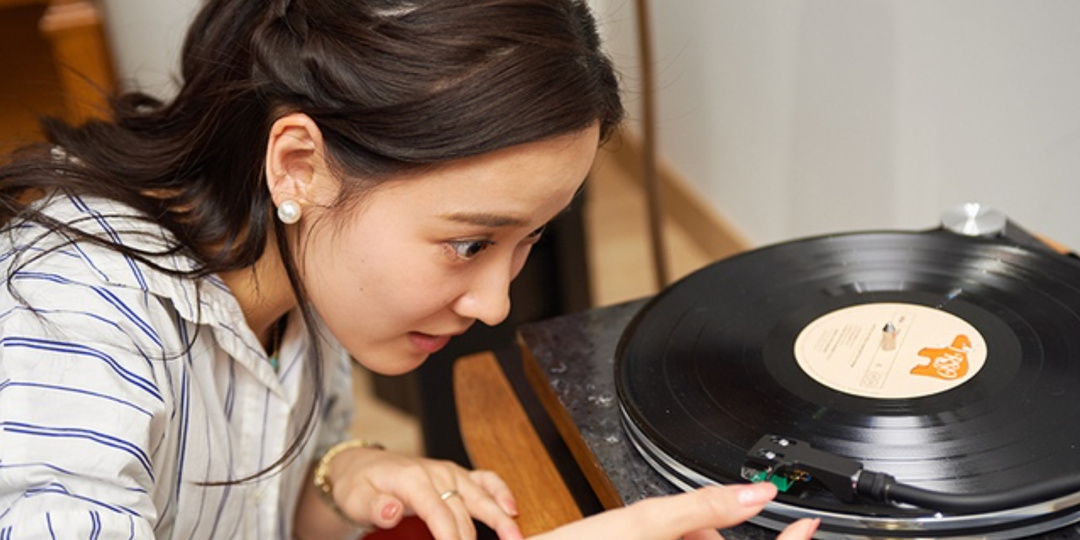 Полноразмерный секас-робот-меломанша