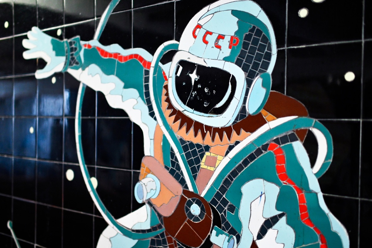    Первый выход человека в открытый космос.Подземный переход пер. Кировский - ул. Большая Садовая, Ростов-на-Дону./Сергей Пивоваров / РИА Новости