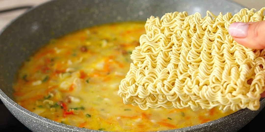 Лапшу быстрого приготовления не заливаю кипятком! Готовлю вкусный ужин из дешёвой лапши