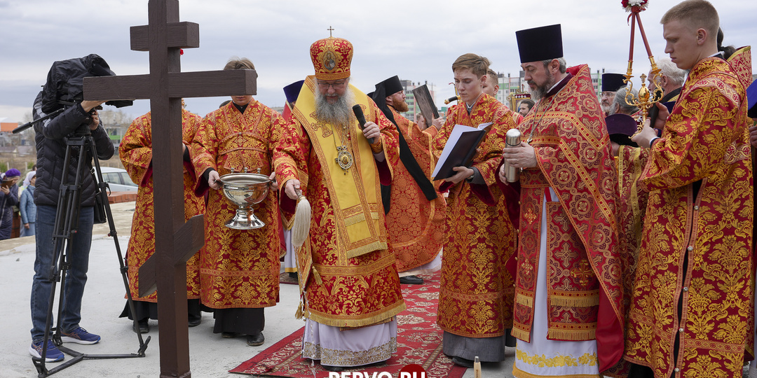 Митрополит Екатеринбургский и Верхотурский совершил чин освящения закладного камня нового храма