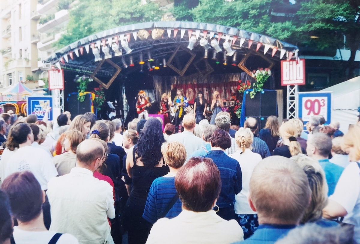 Уличный праздник "Strassenfest" на Zimmerstrasse (фото автора)