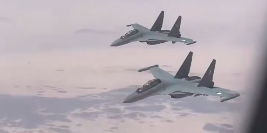 Папа под защитой «Регаты»: как российские Су-30МКА с электронным щитом эскортировали Льва XIV в Алжире