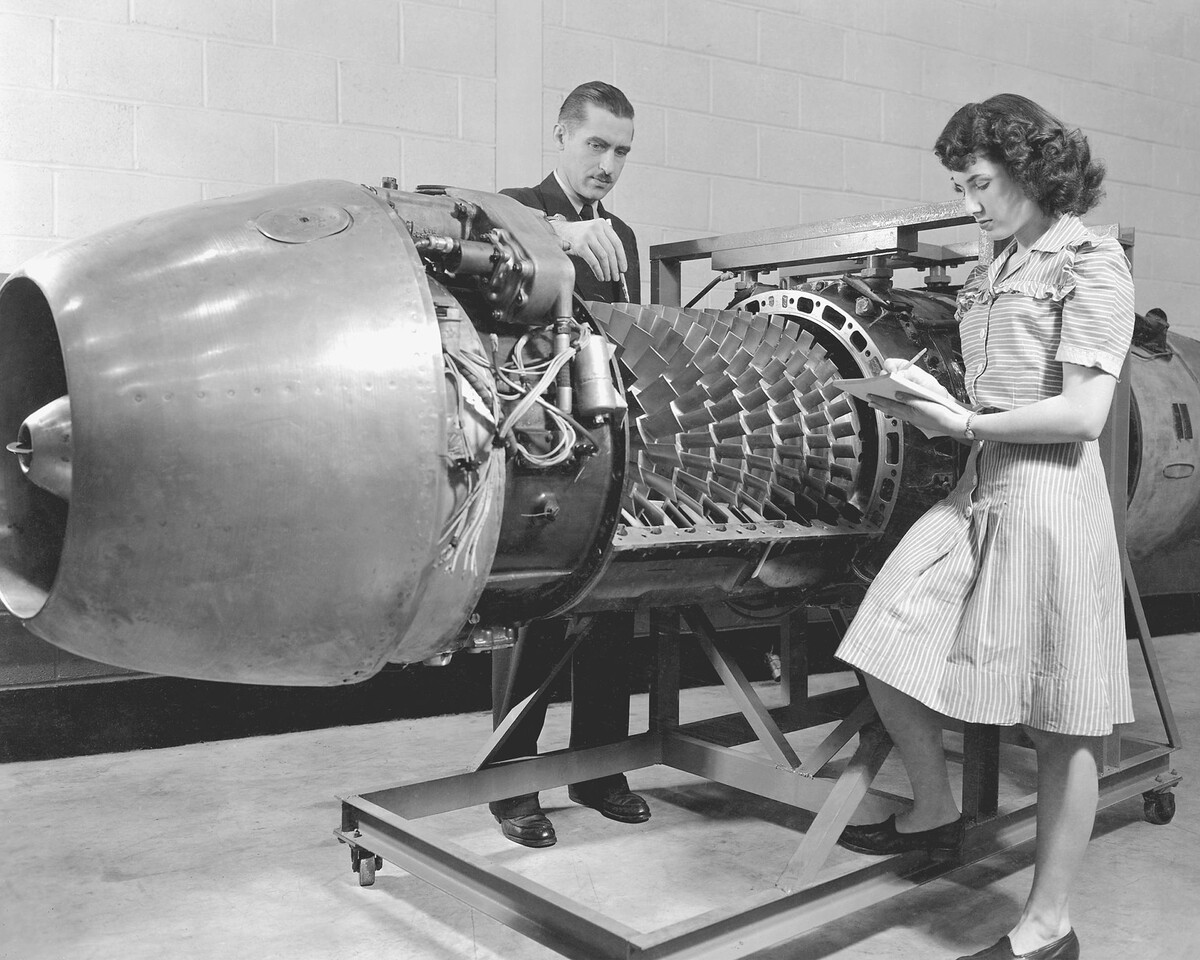    Двигатель Jumo-004 на изучении в США, 1946 год