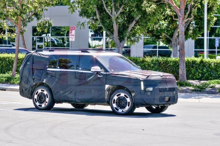 Свежие фотографии Hyundai Santa Fe EREV с дорожных испытаний в Корее.  📷
