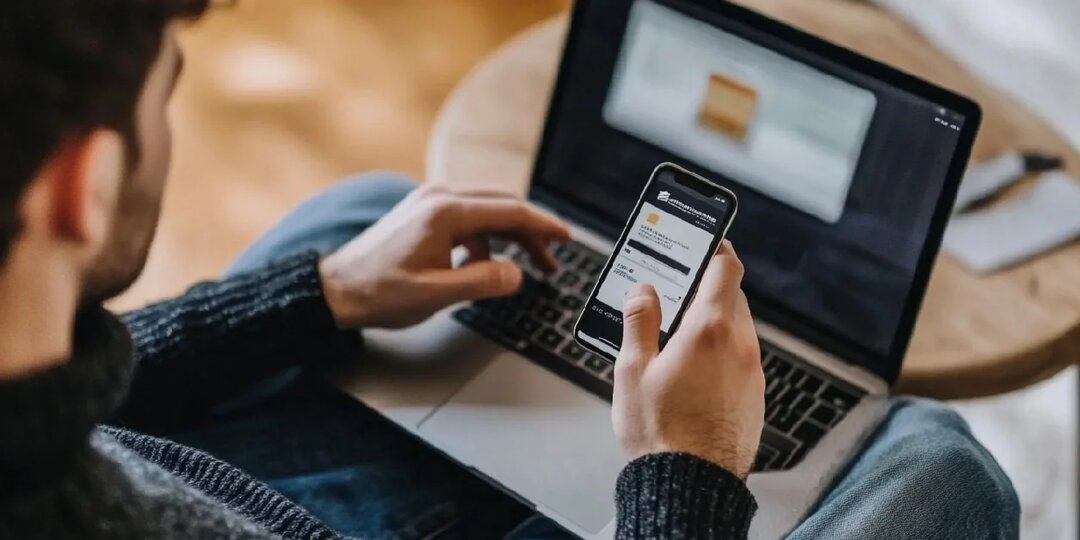 ФСБ объяснила последствия отказа разблокировать телефон на границе