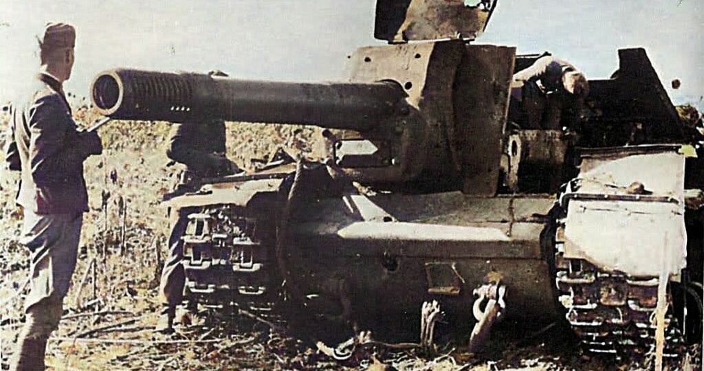 Шапкозакидатели против фронтовиков: Почему Т-34-85 и "Зверобои" трижды не смогли прорвать фронт в Прибалтике?