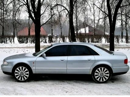 Такой лайнер в наше время притягивает взгляды. Красивый, не правда ли? 