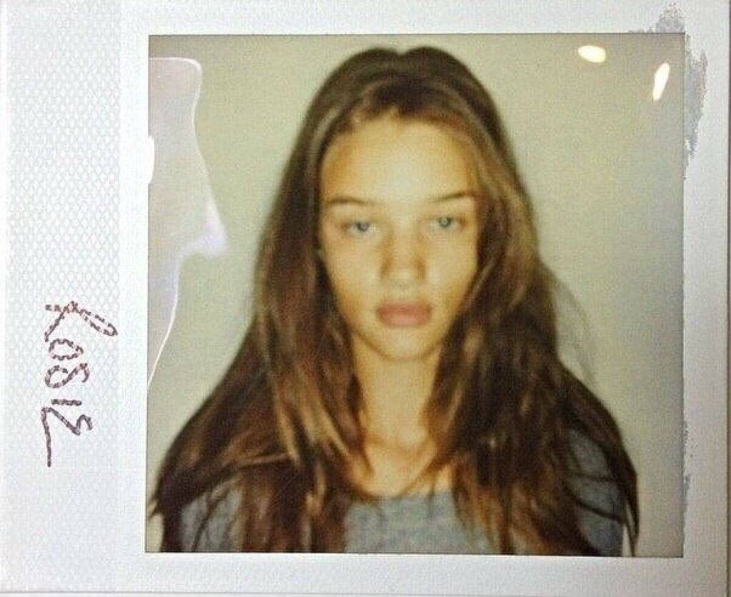    Культовый ангел Victoria’s Secret и звезда подросткового Vogue: Роузи Хантингтон-Уайтли в 10 фотографиях (фото 1)