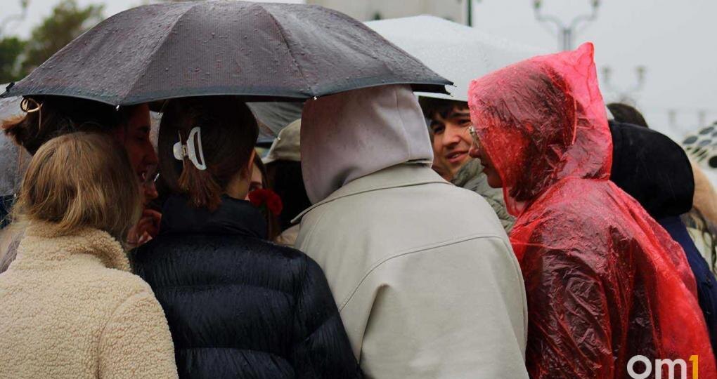 Очень сильный ветер: в Омской области объявили штормовое предупреждение