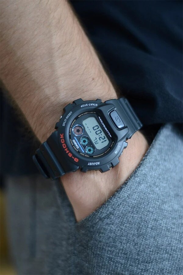 Часы ударопрочны и водонепроницаемы — это стабильные характеристики Casio G-Shock
