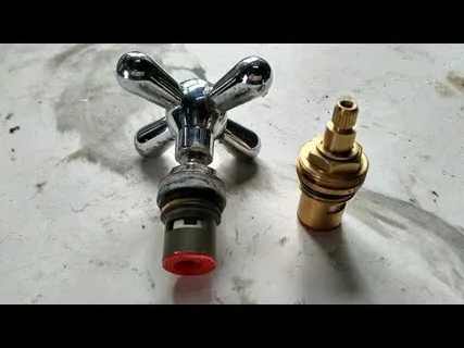 Демонтируем кран-буксу вместе с ручкой.