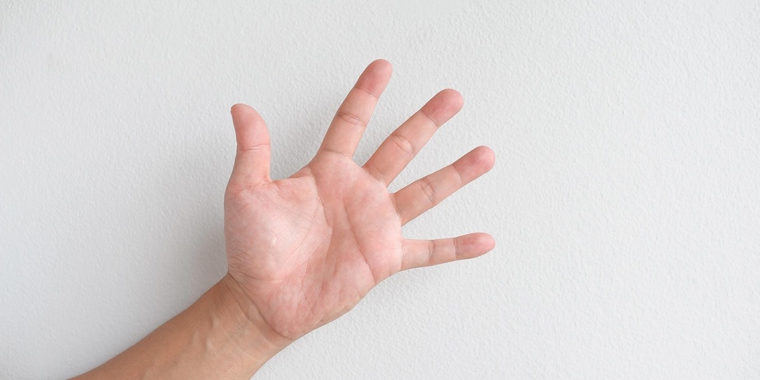 «Рука-чесалка»: к чему чешется левая или правая ладонь