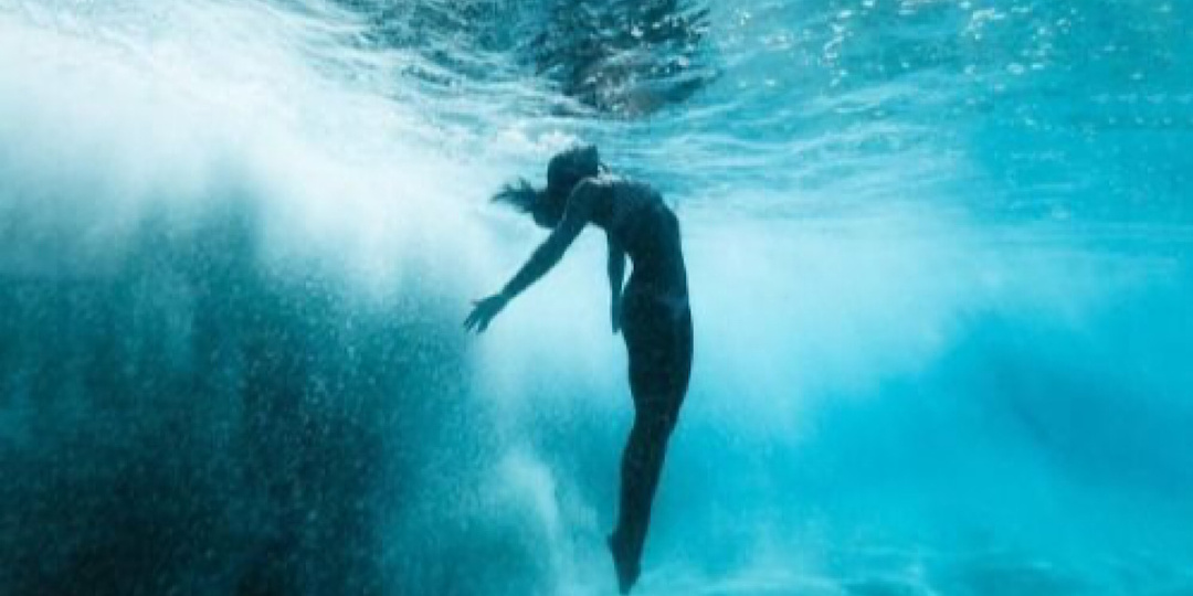 Химия спокойствия: Почему вода «смывает» стресс лучше, чем бокал вина