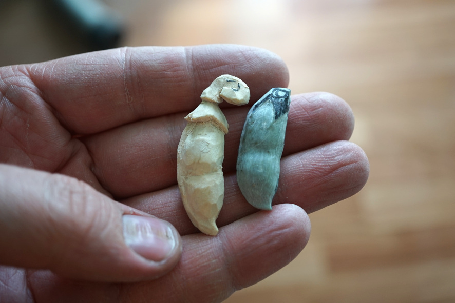 Модель и проба работы на офиокальците, камень оказался с двумя крупными трещинами, даже не стал пытаться закончить эту работу.