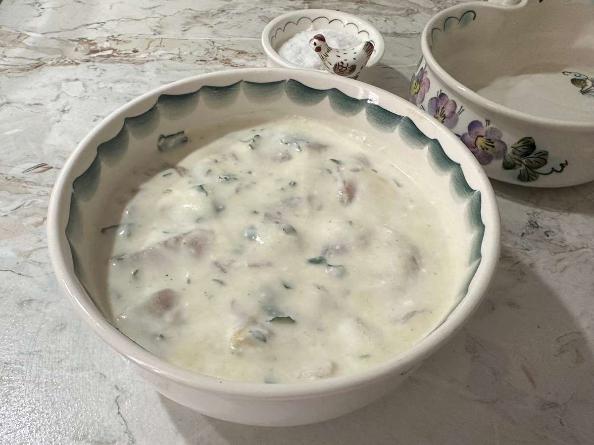 Приготовление сочной куриной грудки, запечённой в кефире. Фото автора
