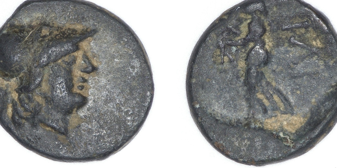 Эта бронзовая монета из Трои была найдена в... Берлине