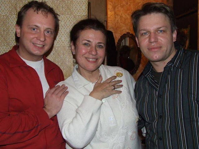 Слева направо: Алексей Ростов, Валентина Толкунова и Сергей Ковальский