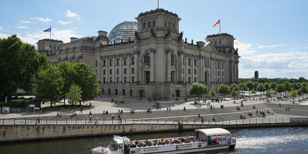 В Берлине туристам будут платить за уборку мусора