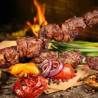 Как я мариную шашлык, чтобы мясо всегда получалось сочным и мягким