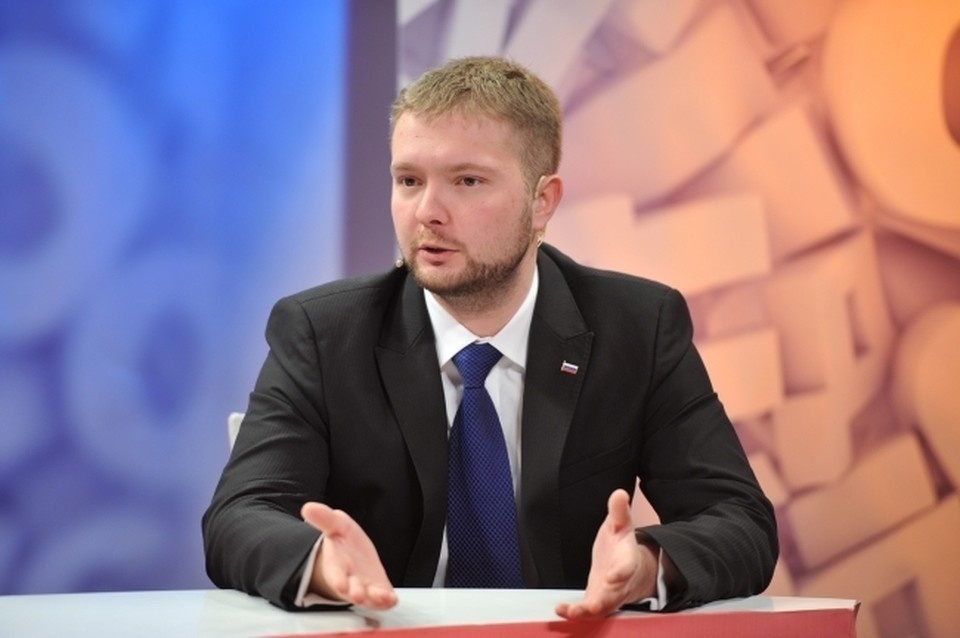    Антон Астахов Михаил ФРОЛОВ